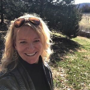 Meet your Posher, Paula